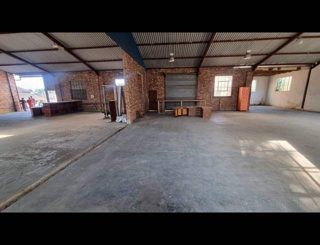 INDUSTRIAL PROPERTY TO RENT IN MERRIVALE